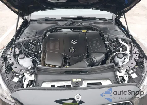 2025 Mercedes-Benz C 300 z USA, uszkodzony, nr VIN W1KAF4GB4SR253067